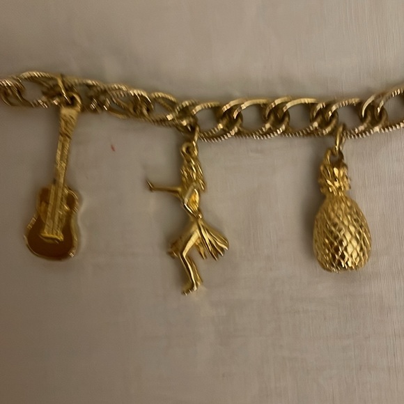 Gold Tone Charm Bracelet 6 Charms - Picture 5 of 6